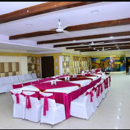 Hotel Ng Paradise Jagādhri Kültér fotó