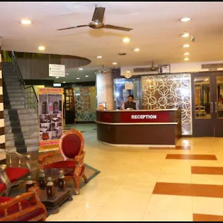 Hotel Ng Paradise Jagādhri Kültér fotó