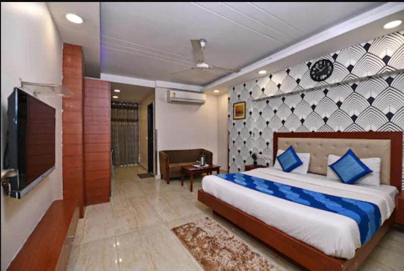 Hotel Ng Paradise Jagādhri Kültér fotó